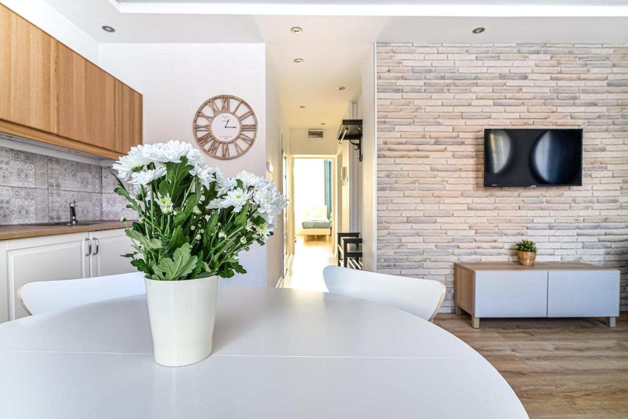 Old Town Ltc - Apartments Starowka Szeroka 格但斯克 外观 照片